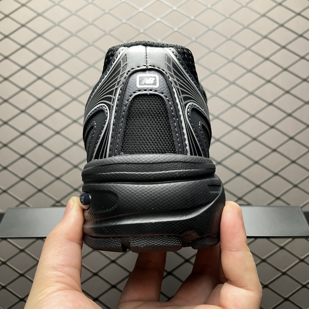 New Balance Sneakers-49