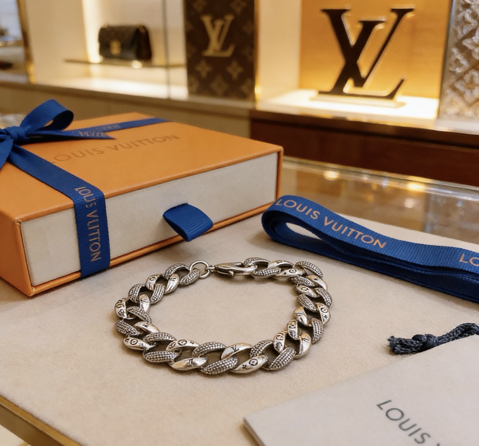 LV Bracelet-89