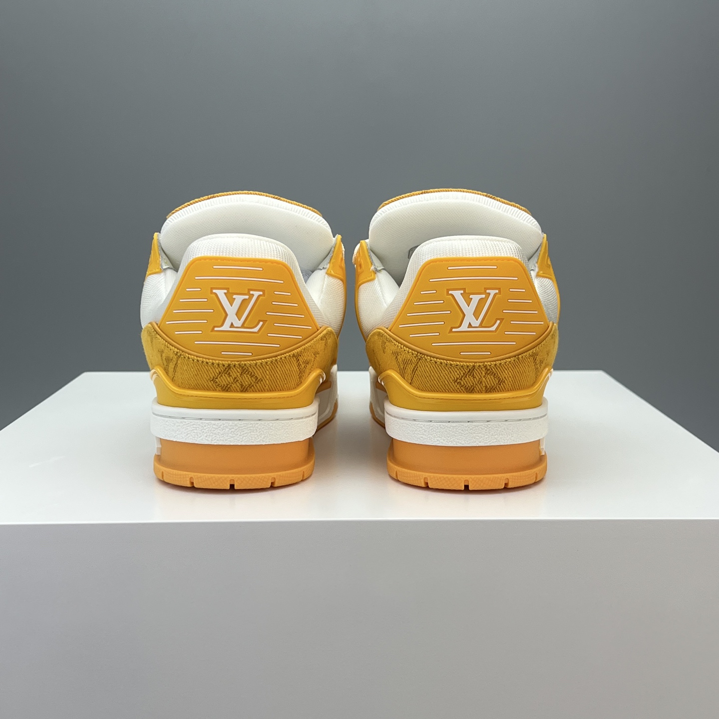 Lv Sneakers-137