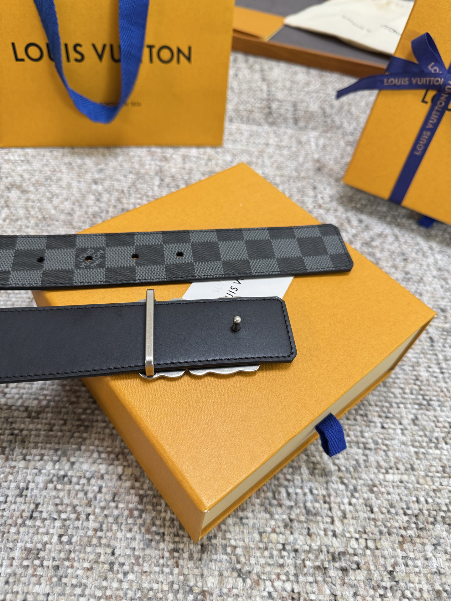 Lv belt-49