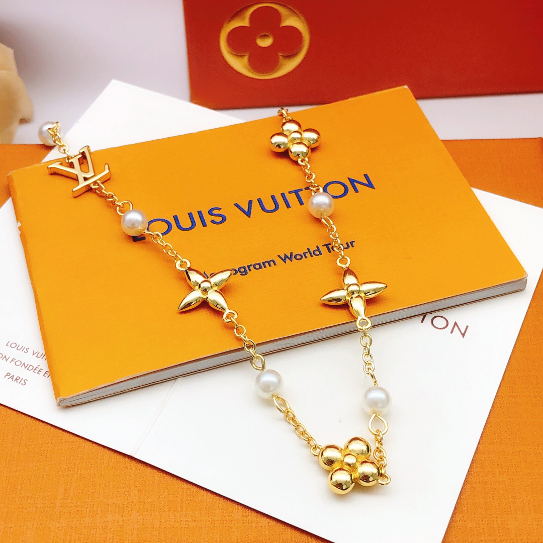 LV necklace-79