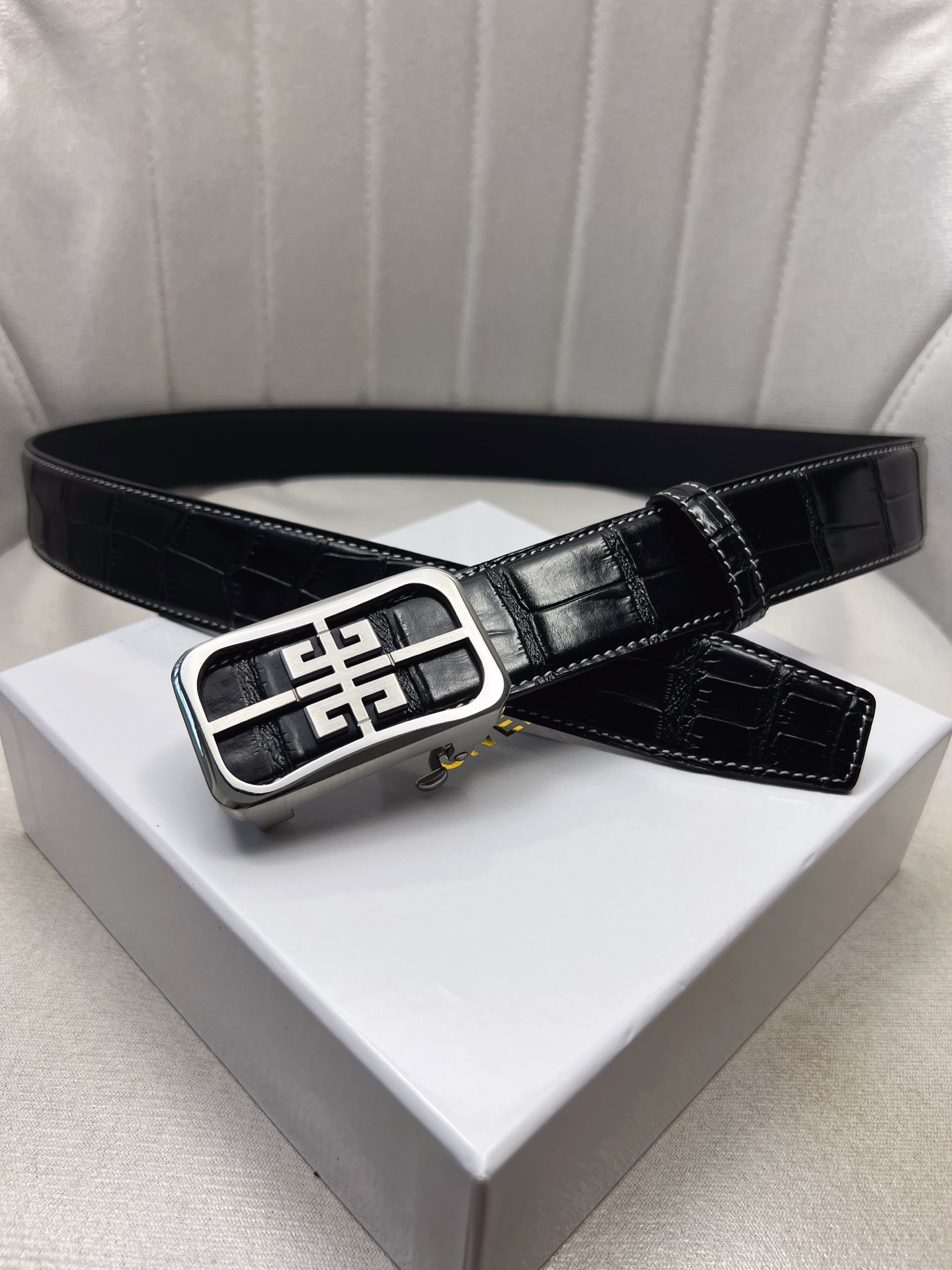 Givenchy belt-135