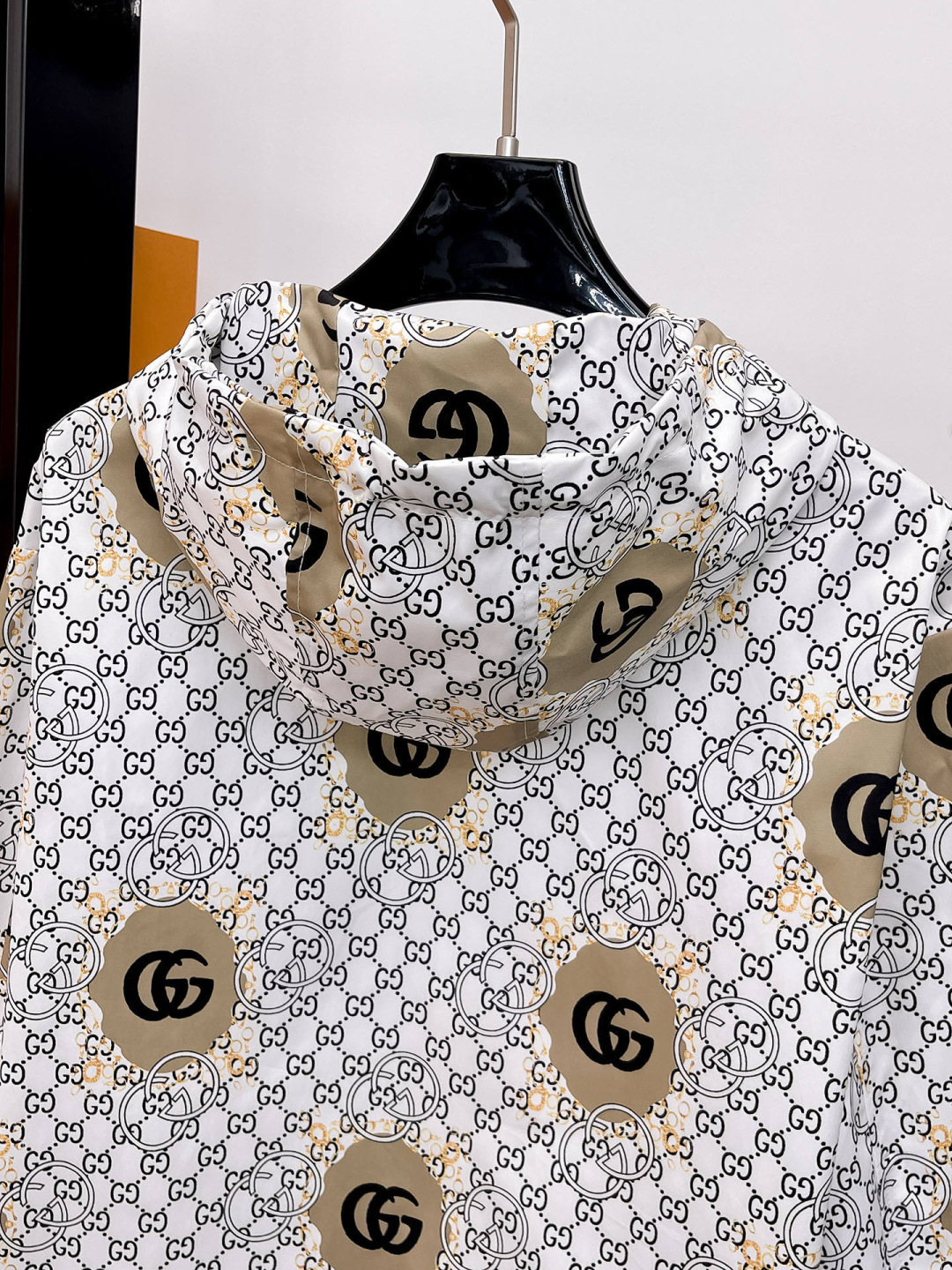 Gucci Clothing-322