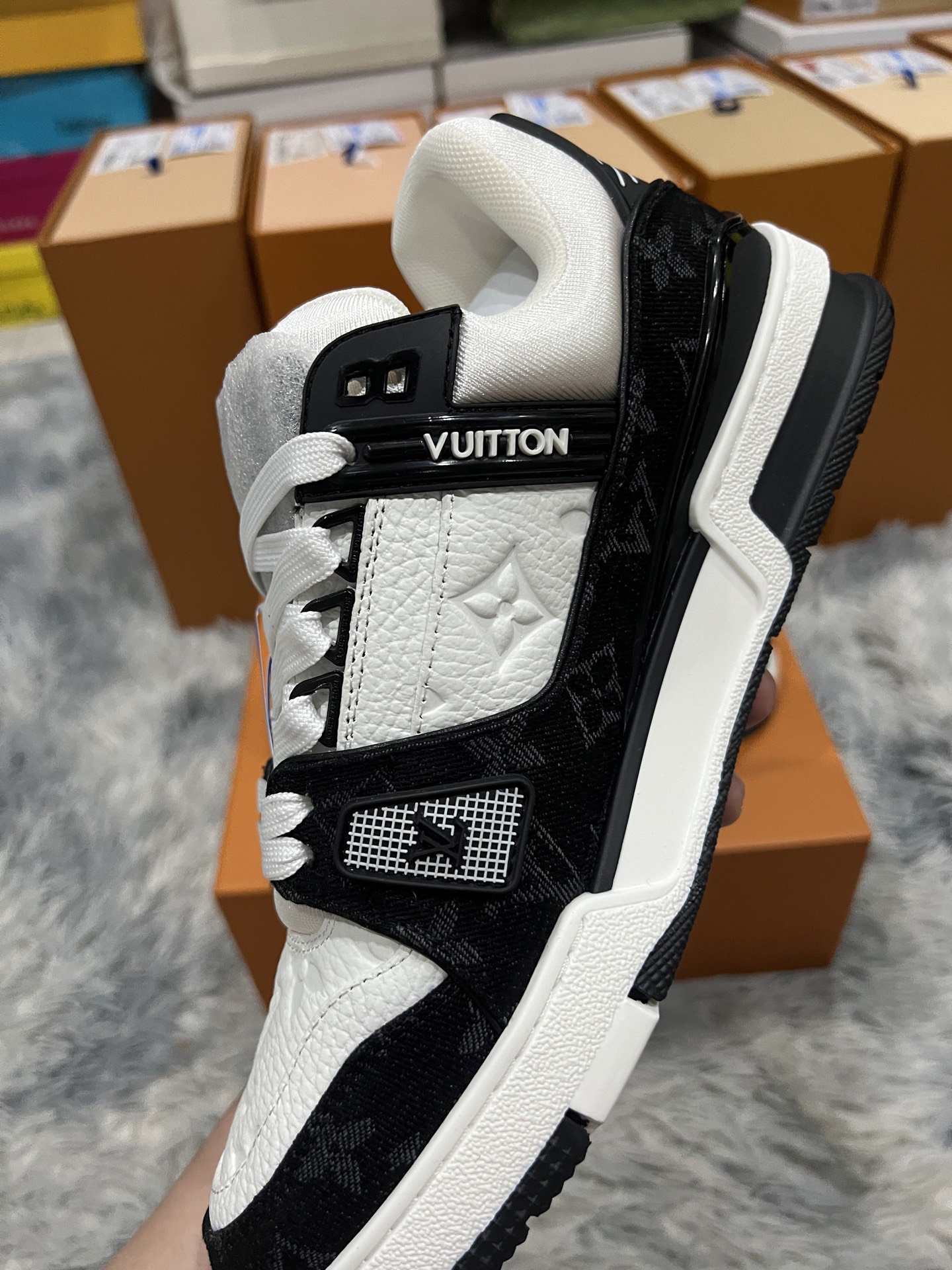 Lv Sneakers-76