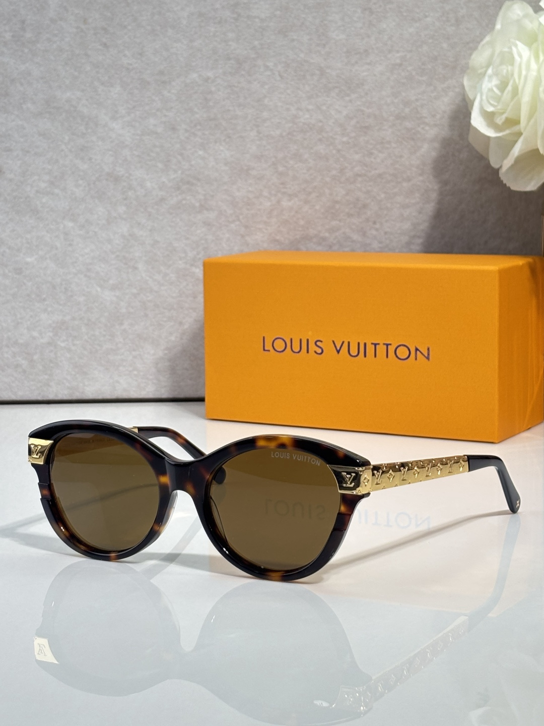 LV glasses-53