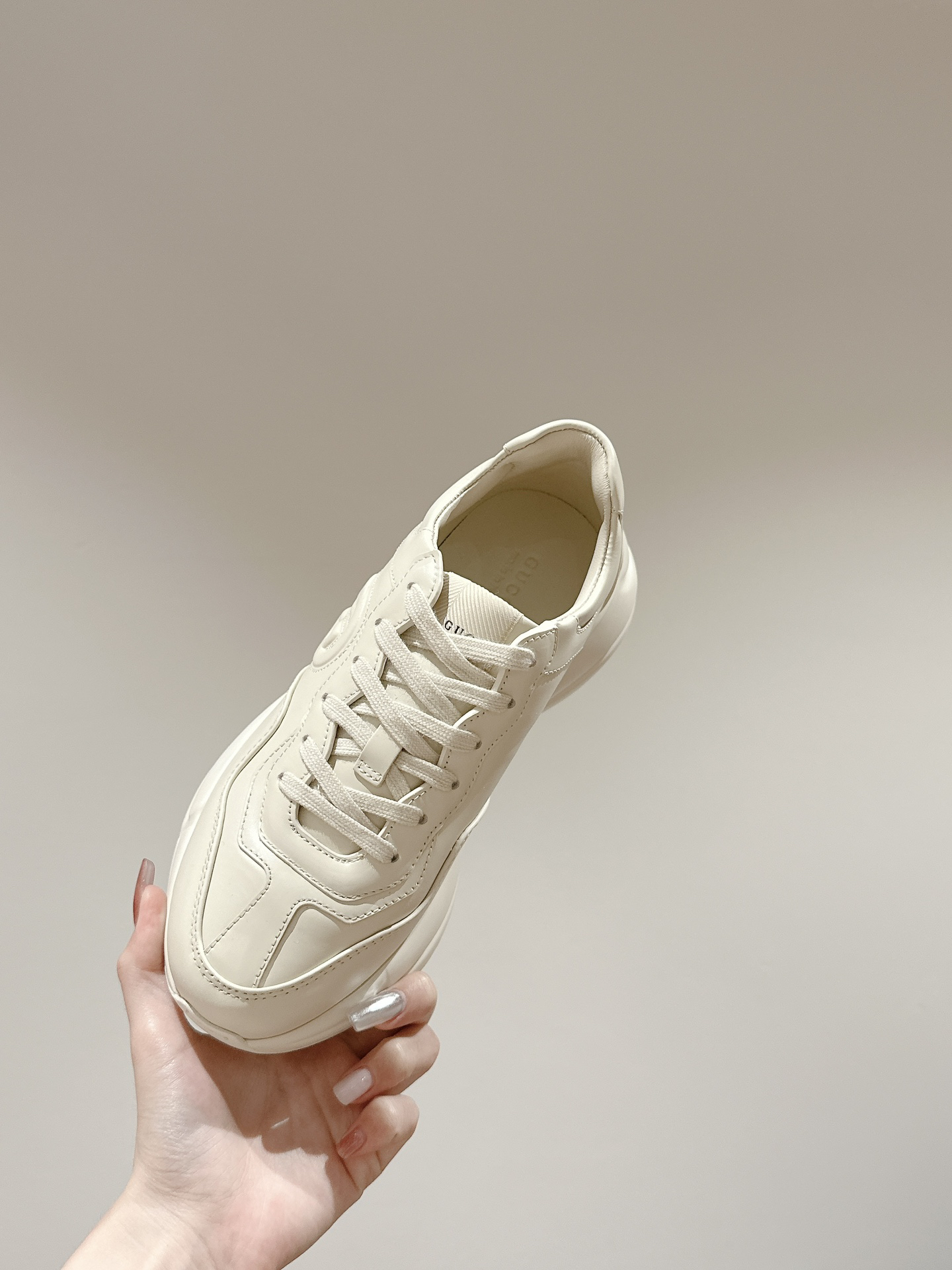 Gucci Sneakers-188