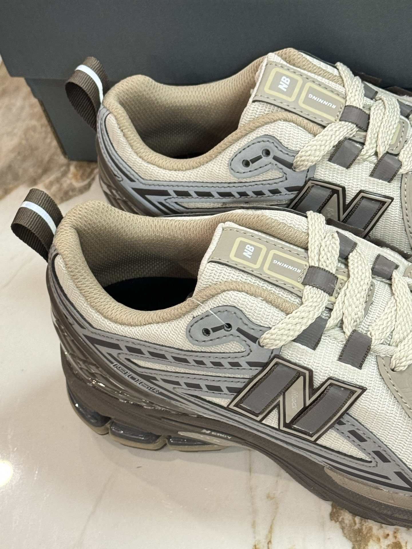 New Balance Sneakers-137