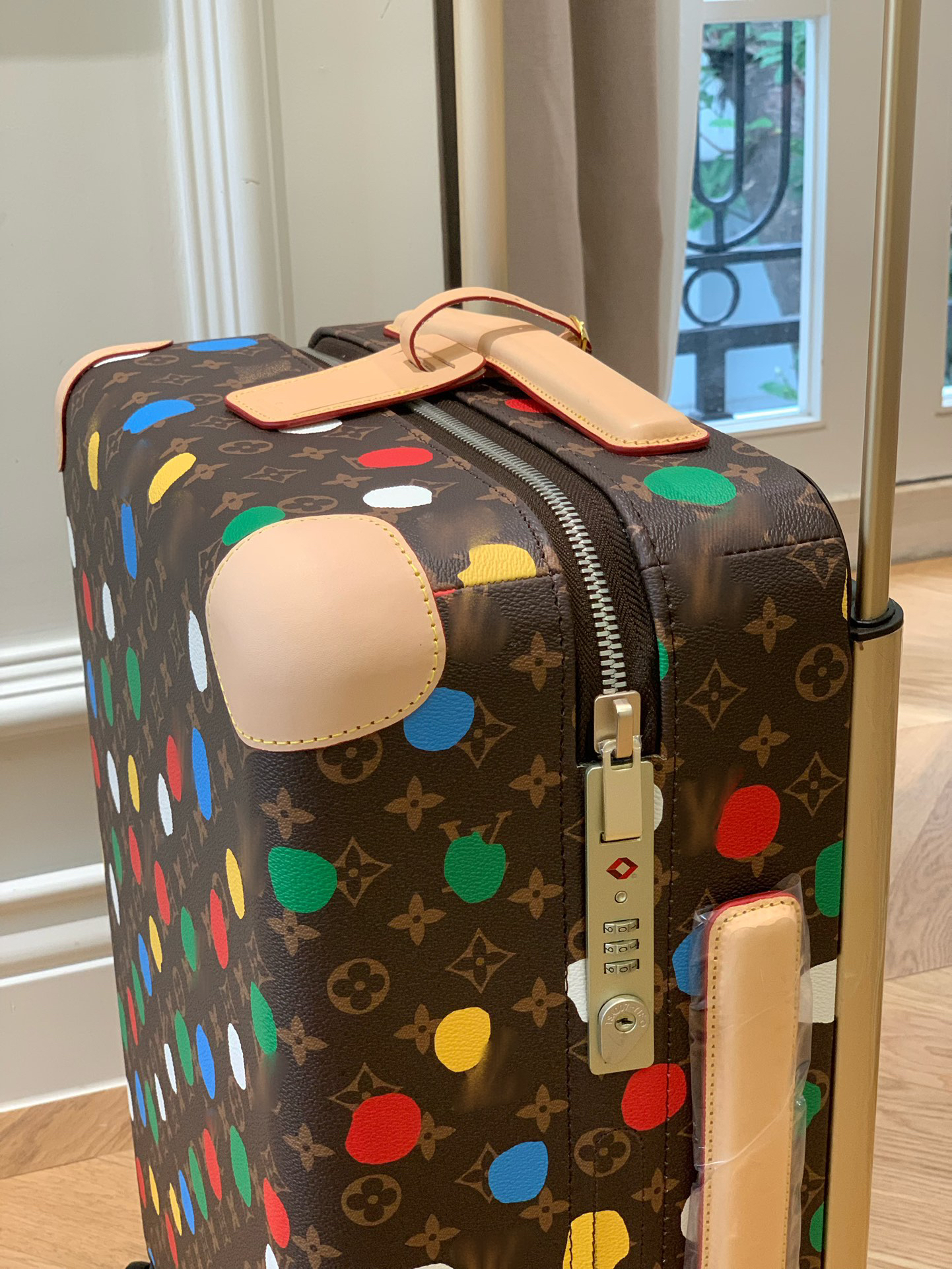 LV luggage-60