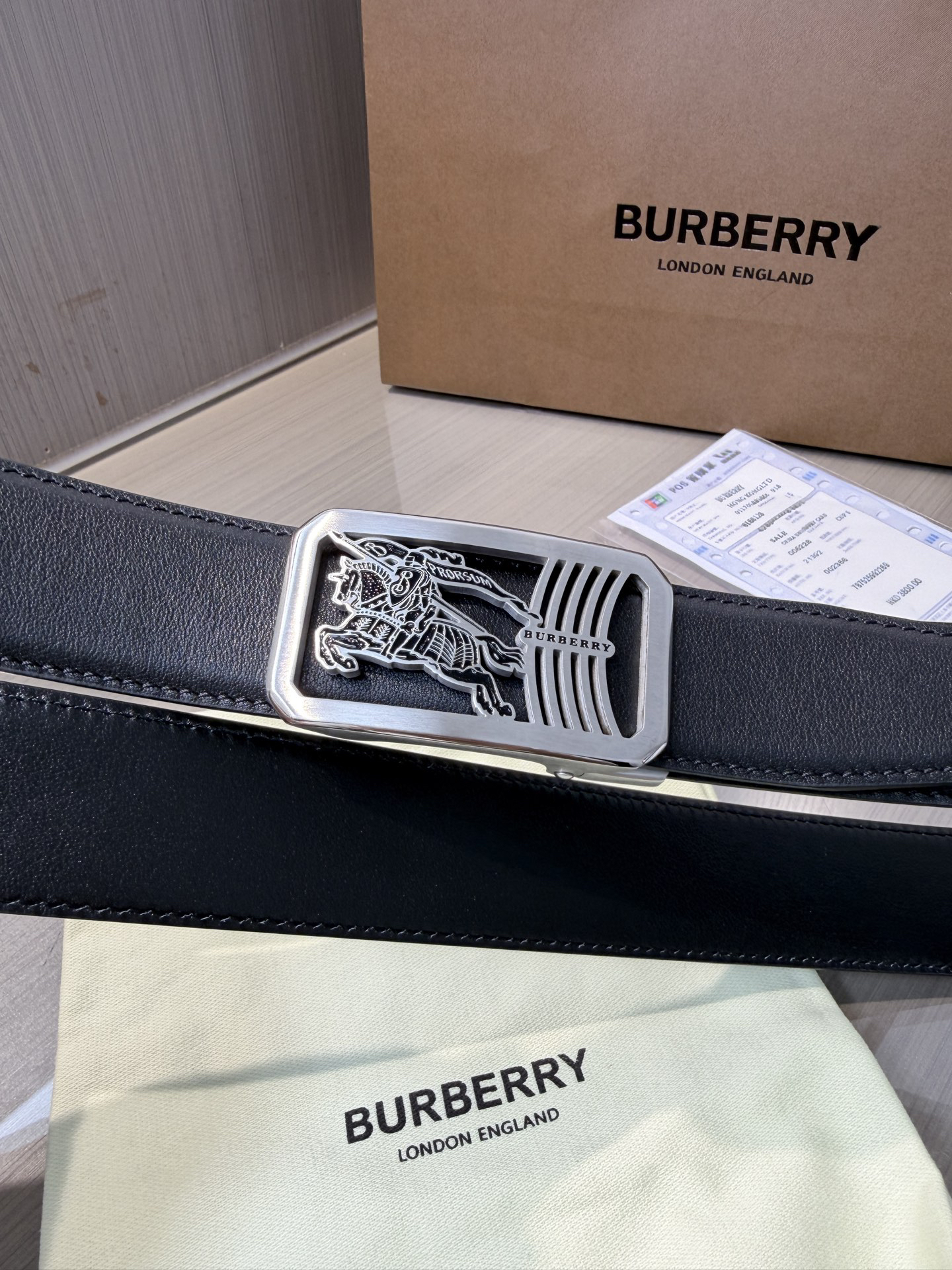 Burberry belt-78