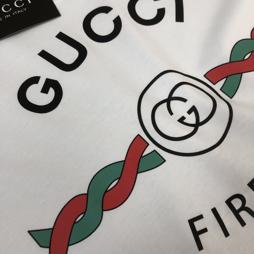 Gucci clothing-180