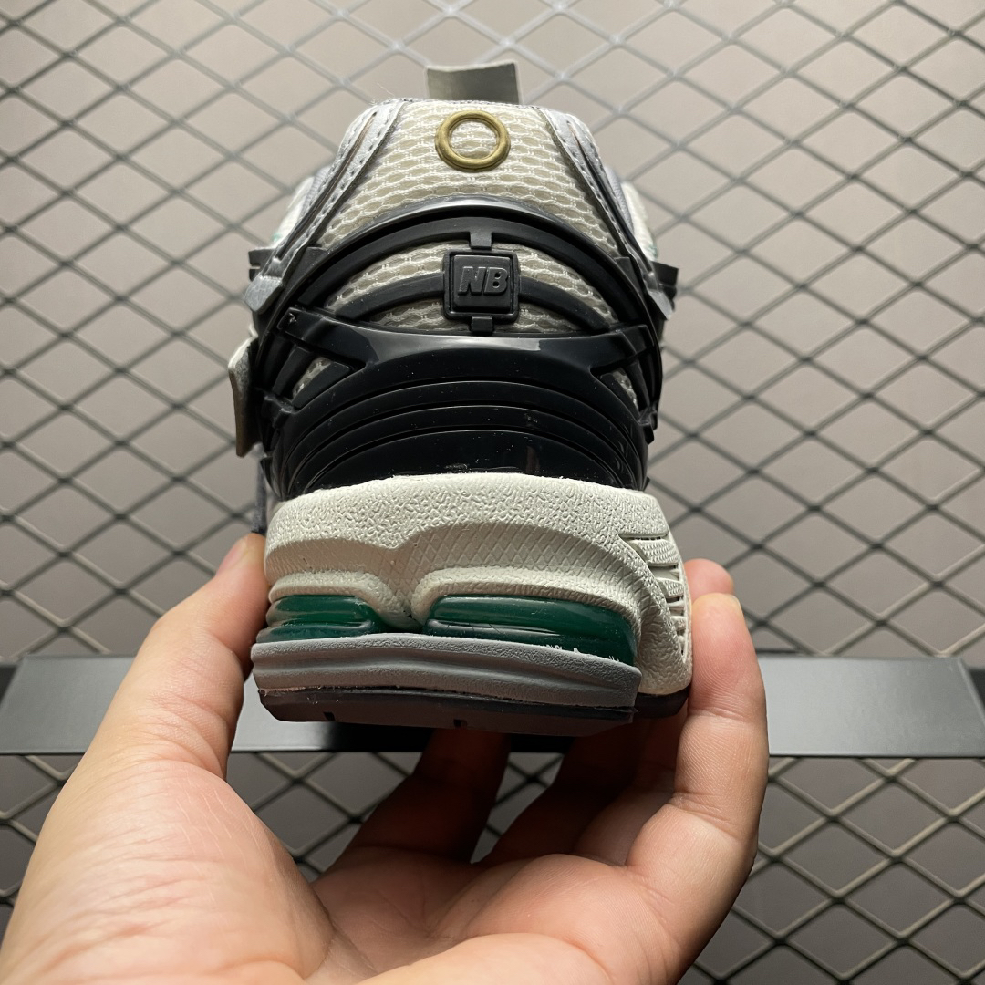 New Balance Sneakers-87