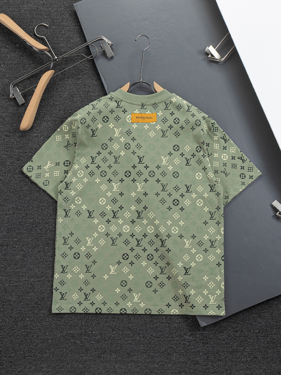 LV clothing-97