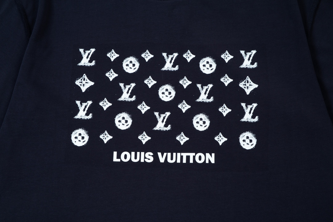 LV clothing-140