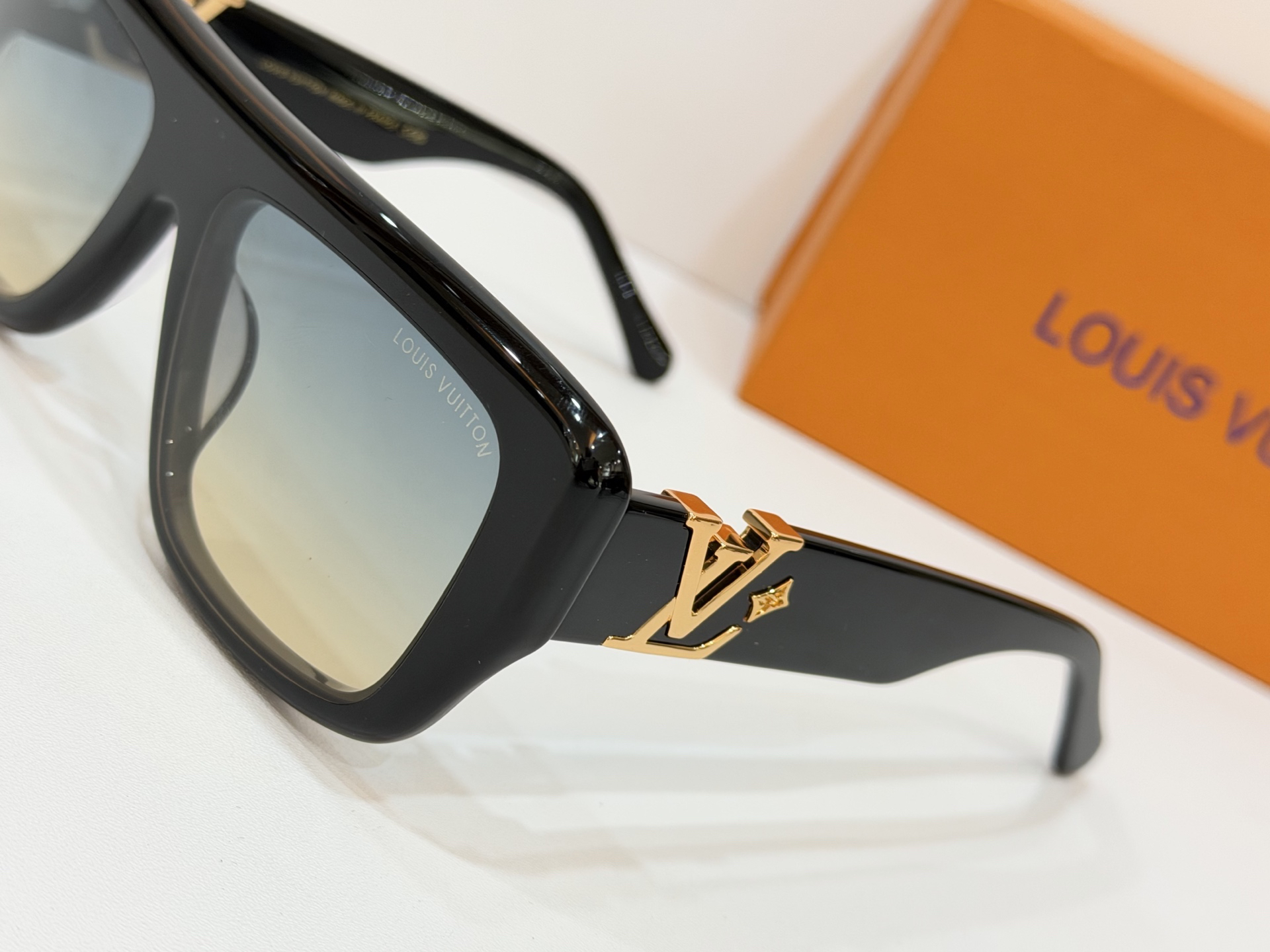 LV glasses-70
