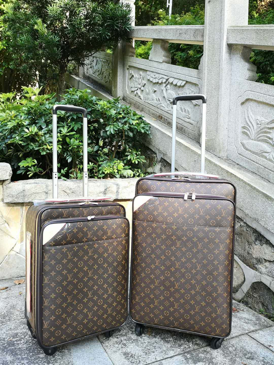 LV luggage-91
