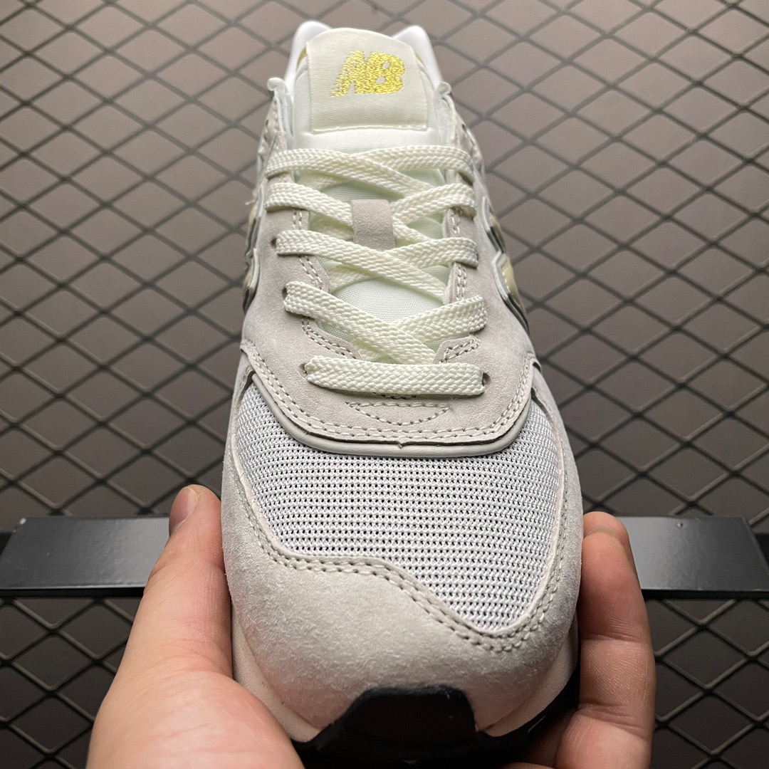 New Balance Sneakers-99