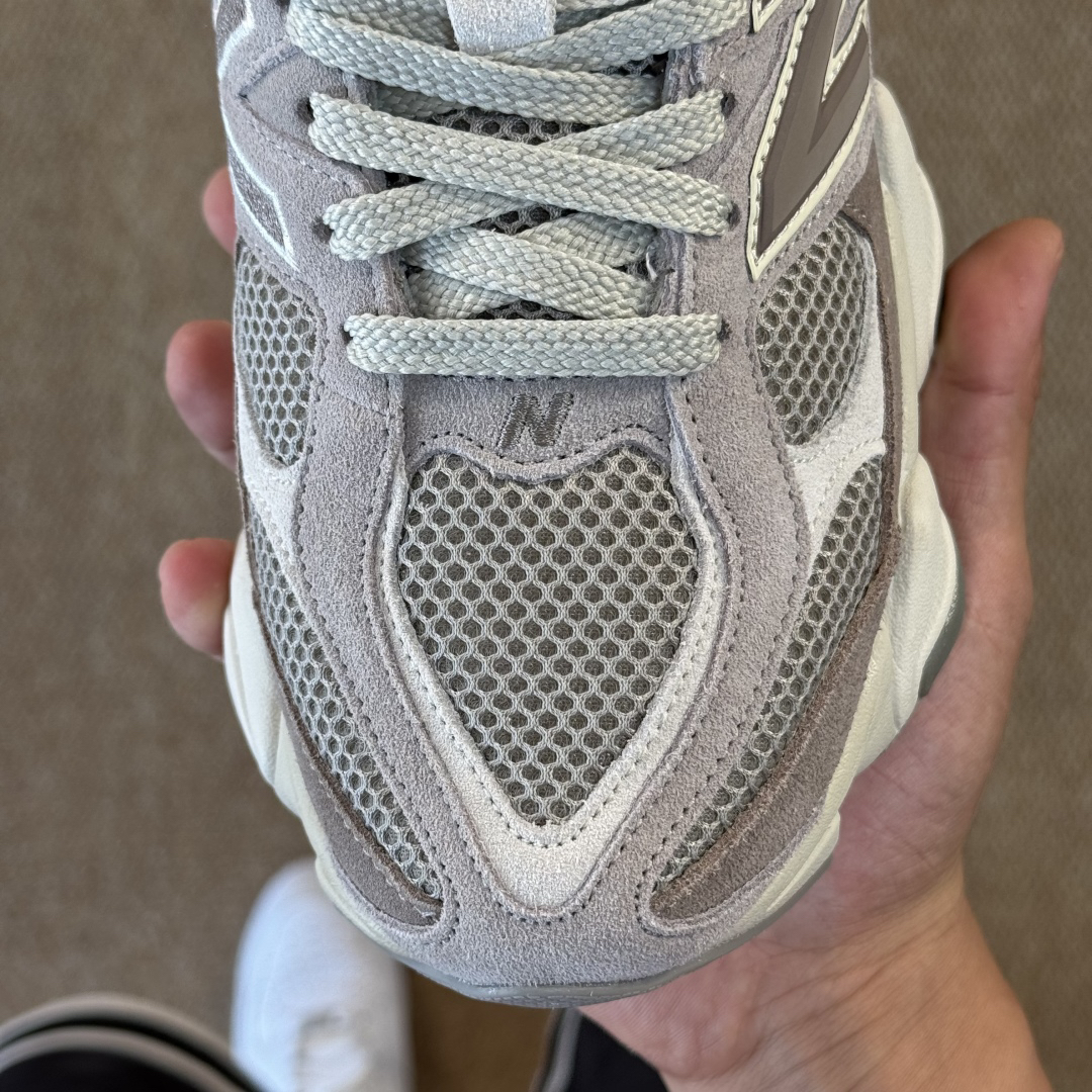 New Balance Sneakers-230