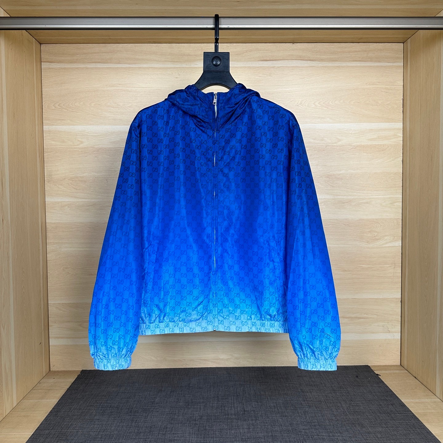 Gucci Clothing-335
