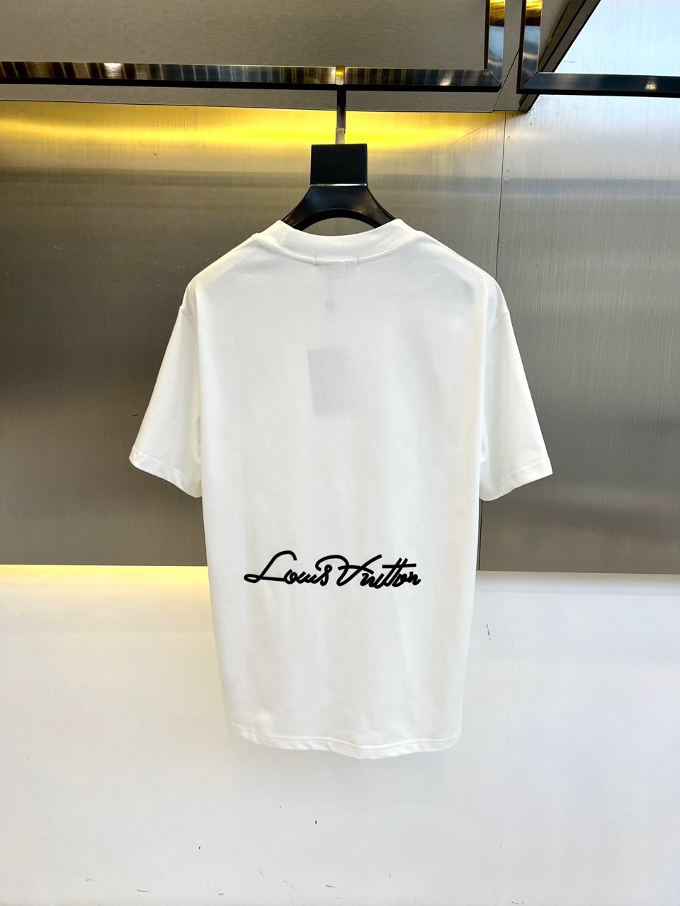 LV clothing-236