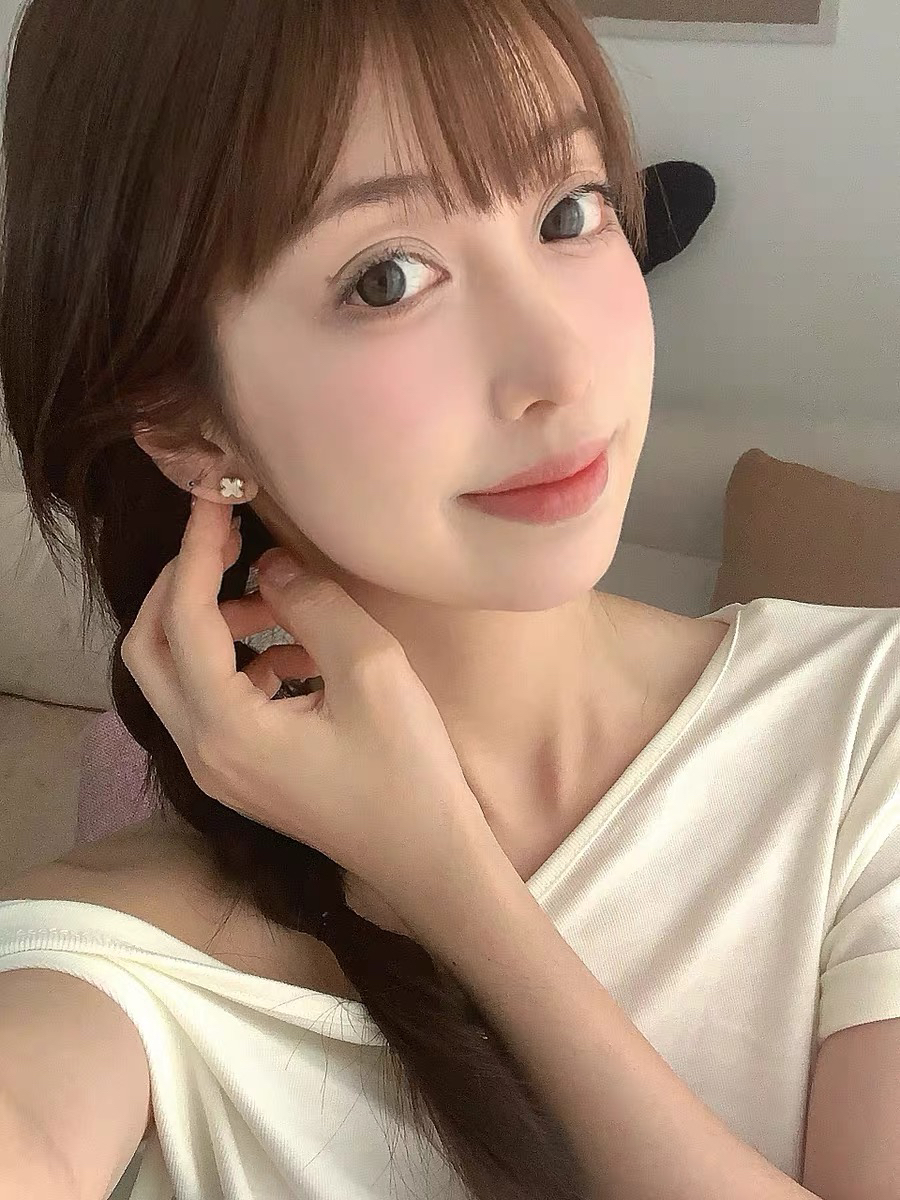 Van Cleef & Arpels earring-109