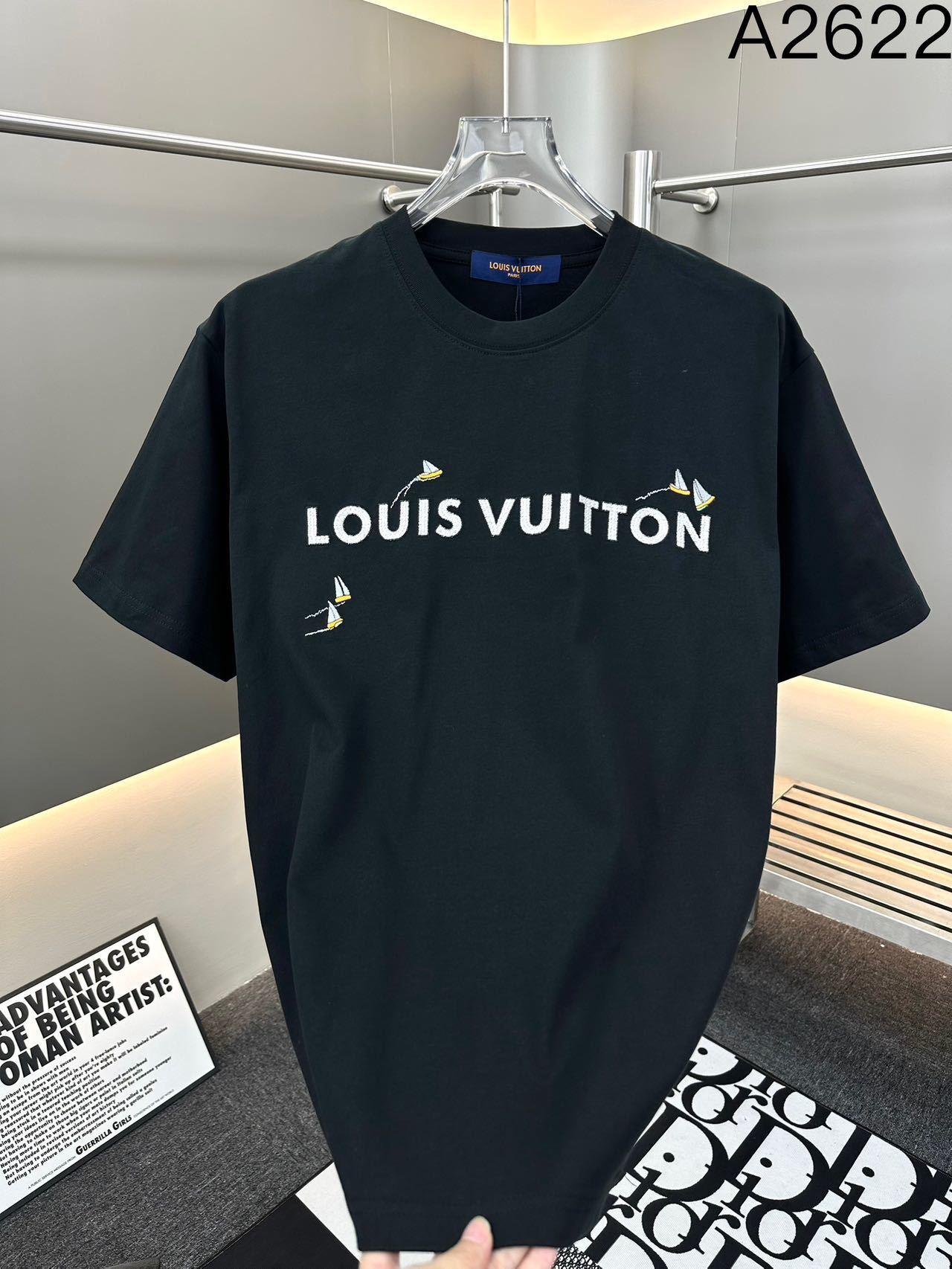 LV clothing-189