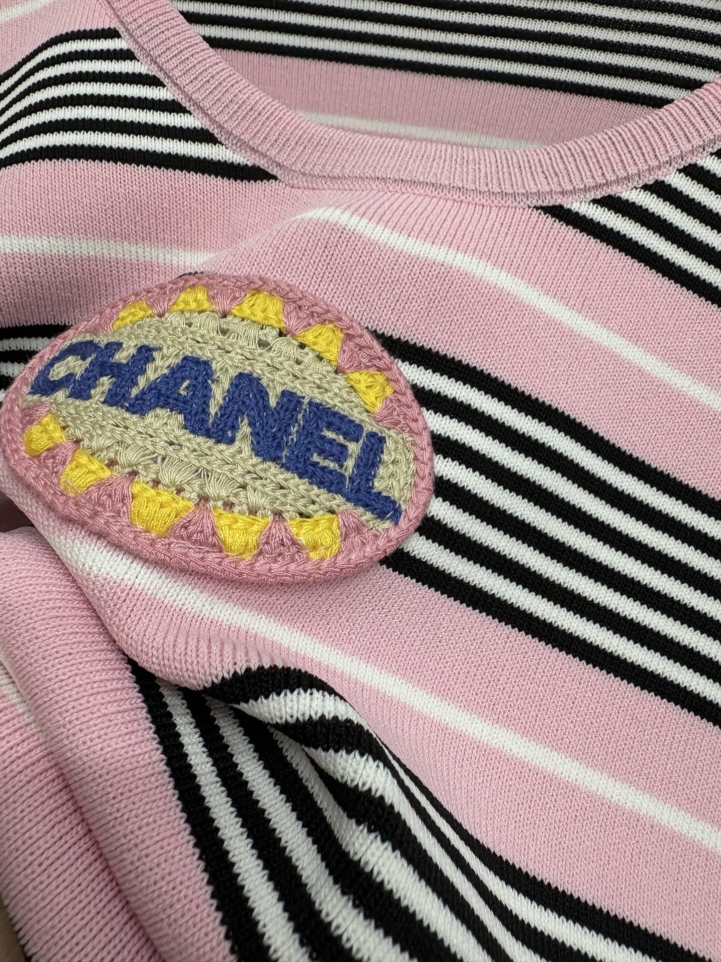 Chanel clothing-48