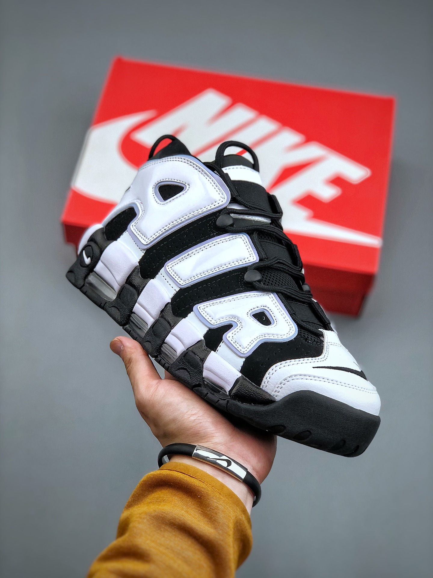 Nike Sneakers-333