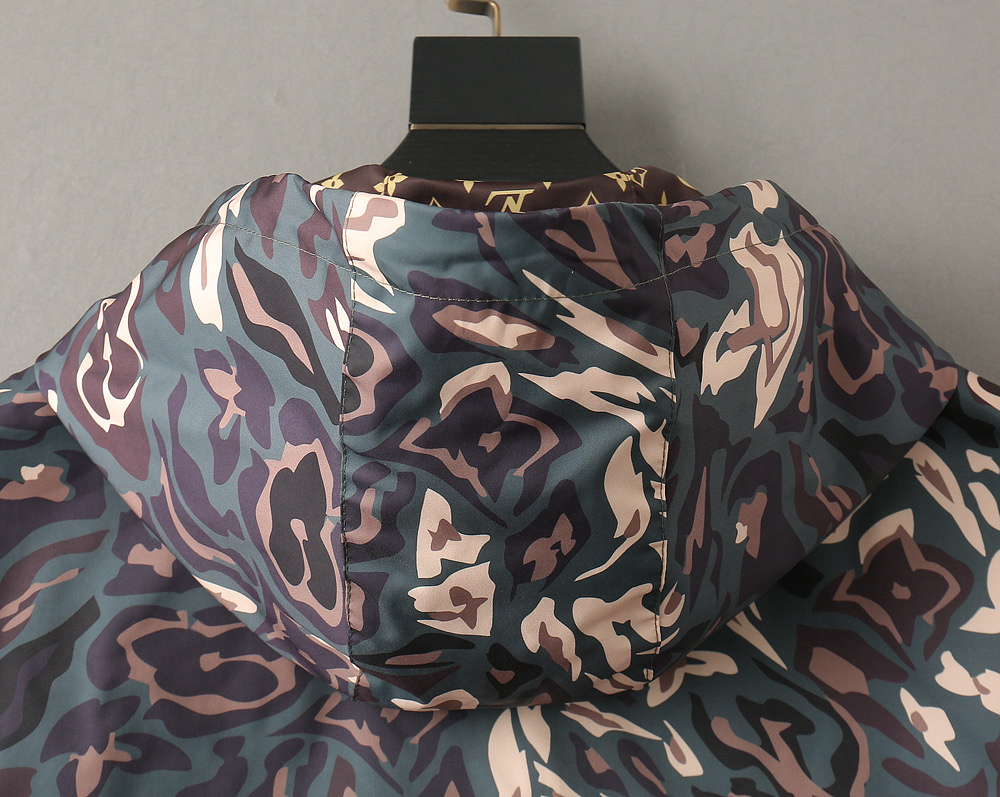 LV Clothing-261