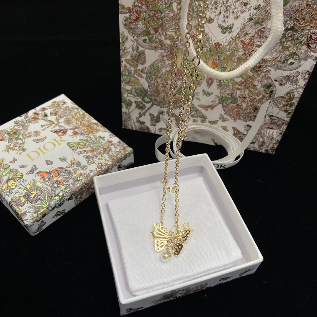 Dior necklace-4
