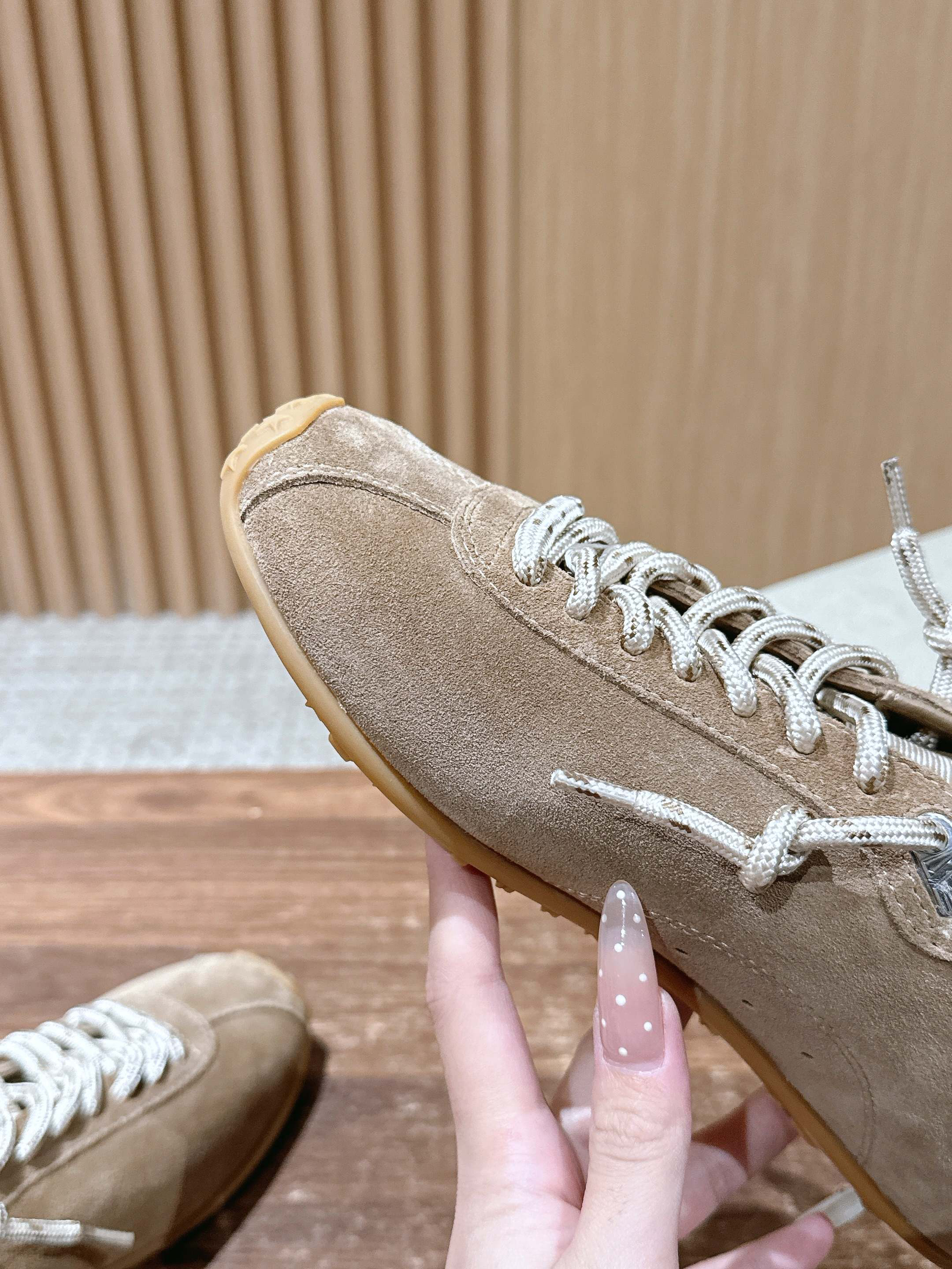 Golden Goose Sneakers-52