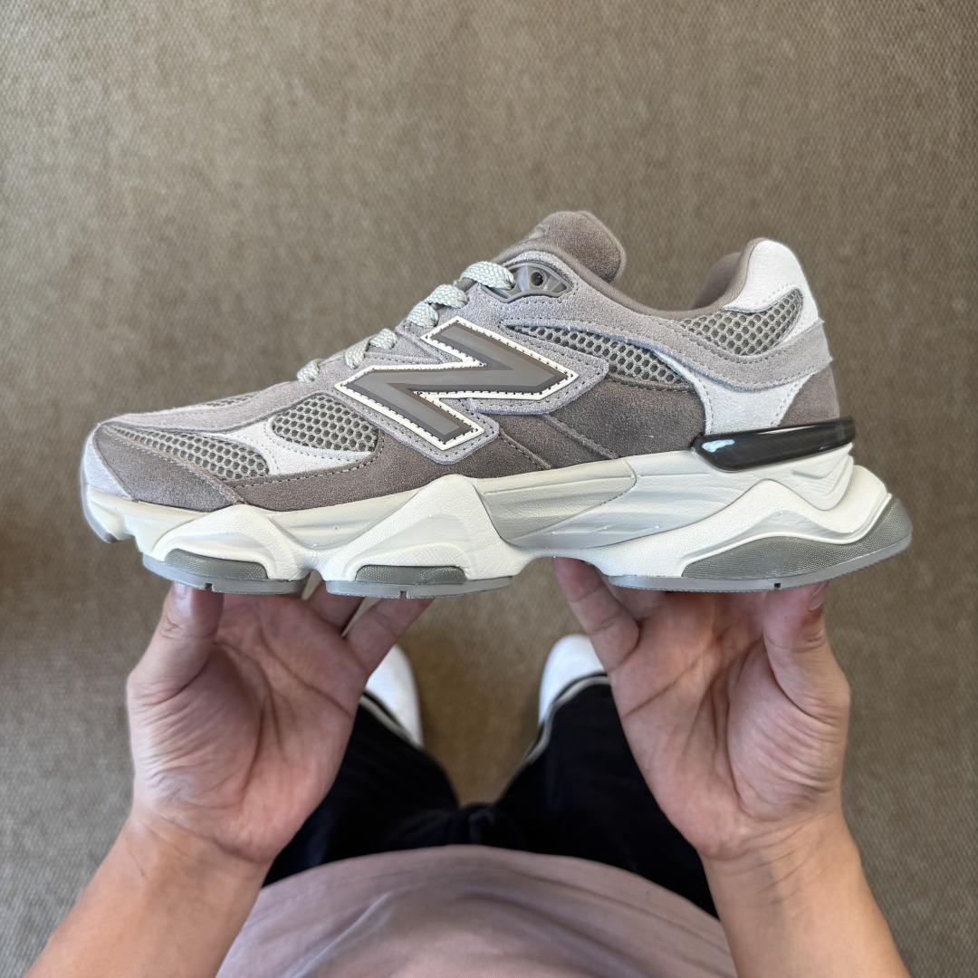 New Balance Sneakers-230