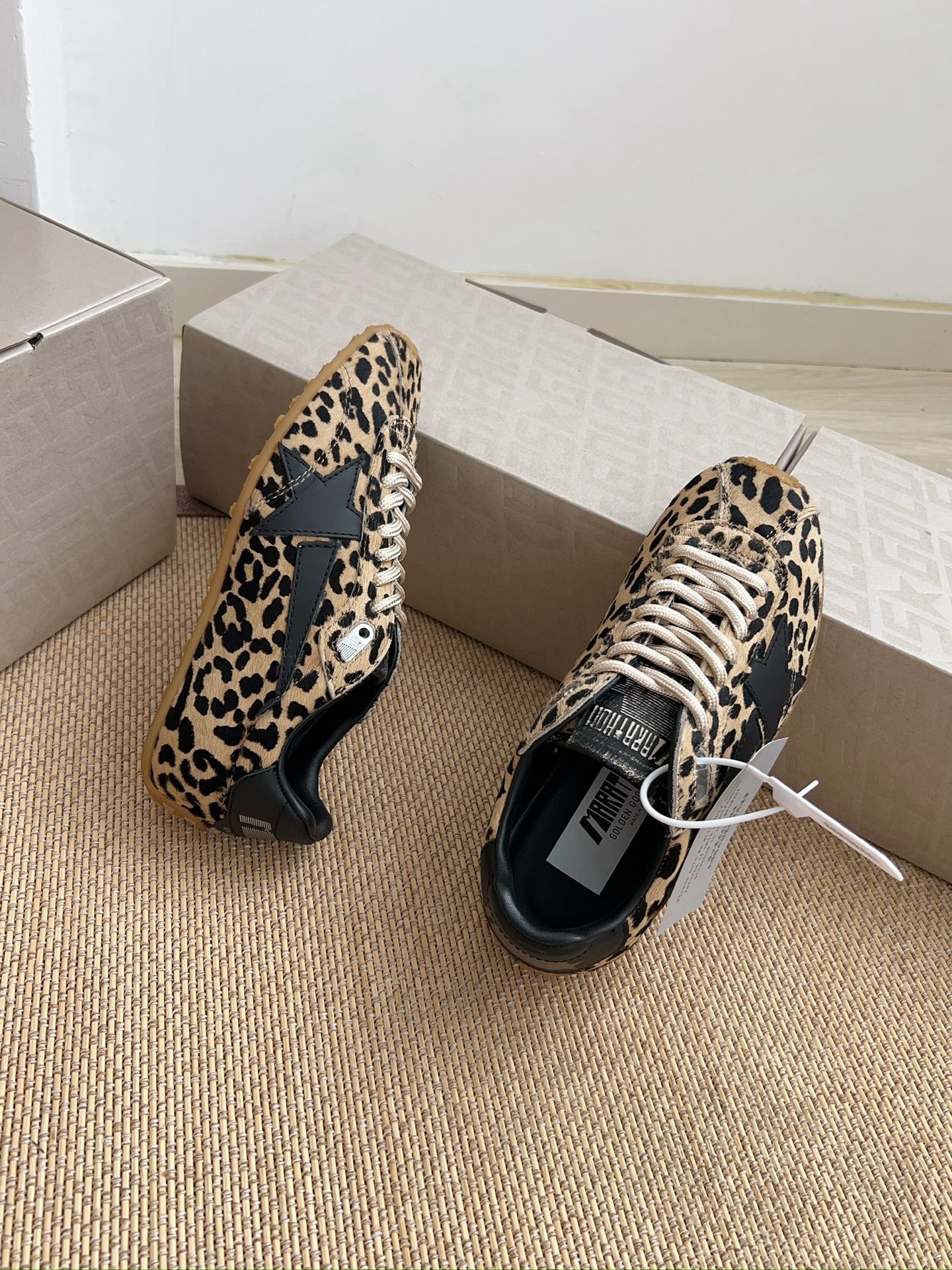 Golden Goose Sneakers-12