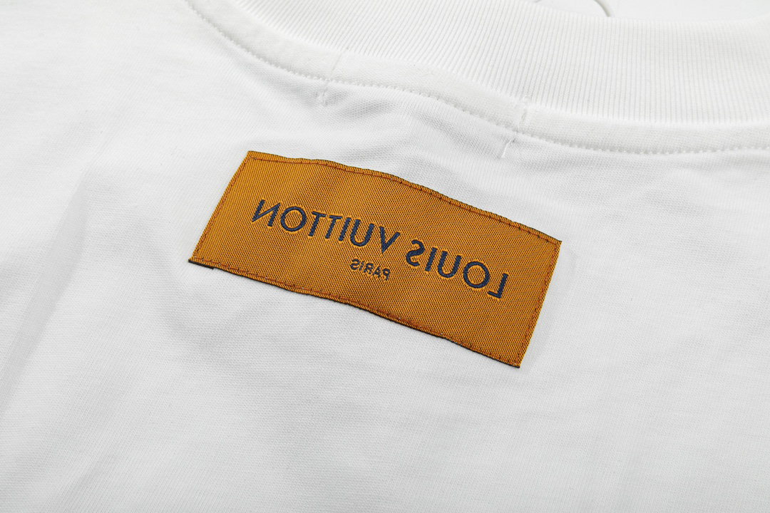 LV clothing-253