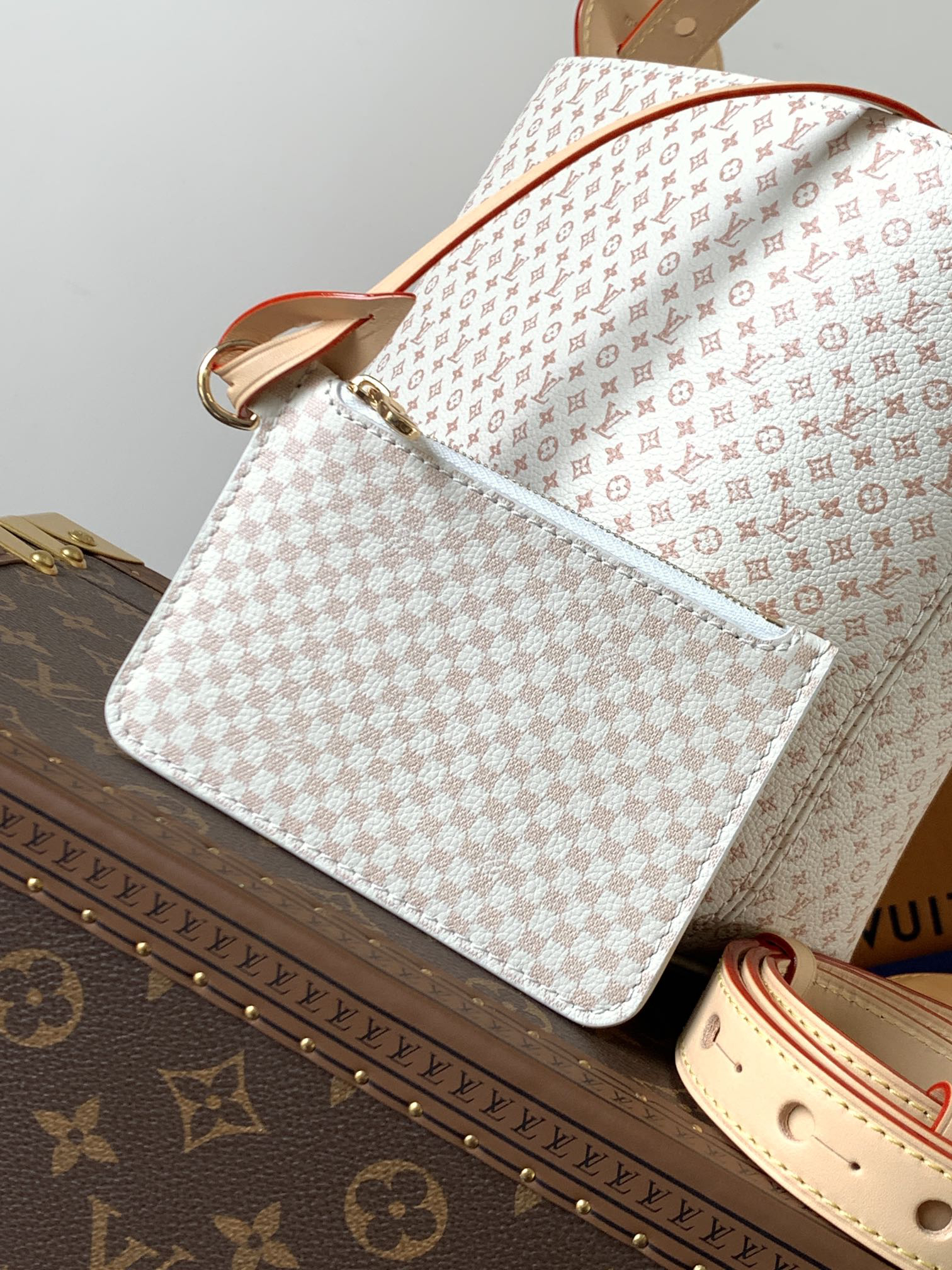 Louis Vuitton Hot New Product-199