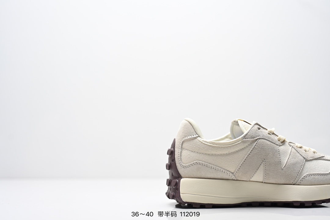 New Balance Sneakers-106