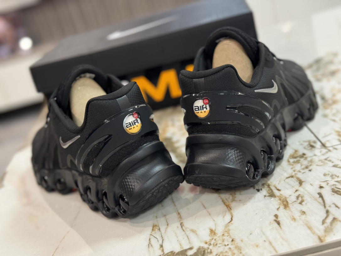 Nike Sneakers-260