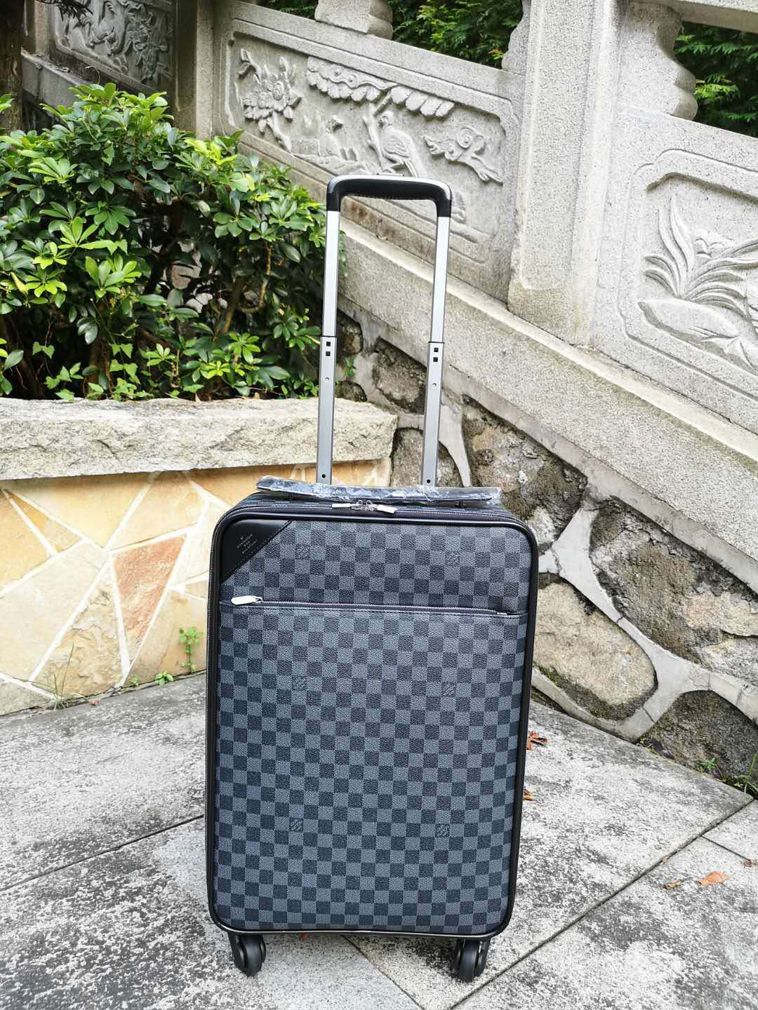 LV luggage-92
