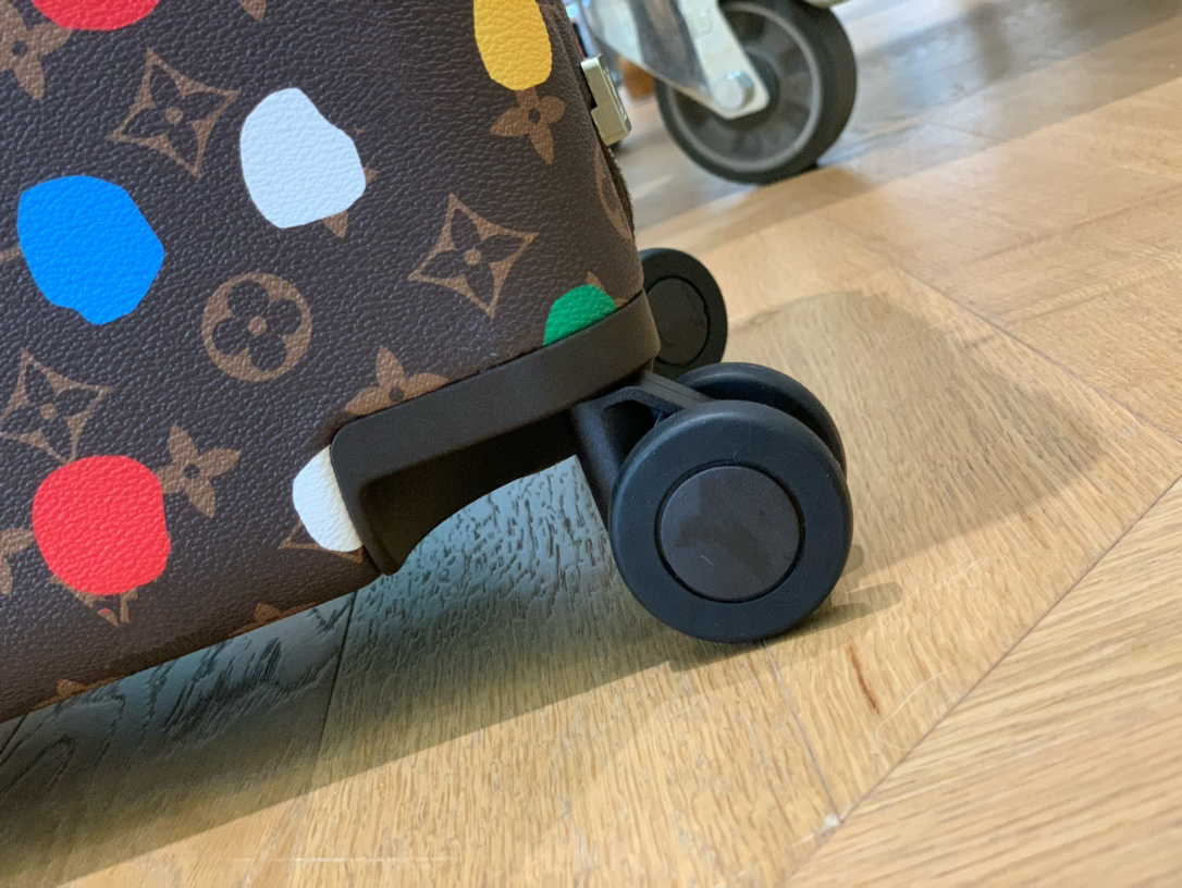 LV luggage-60