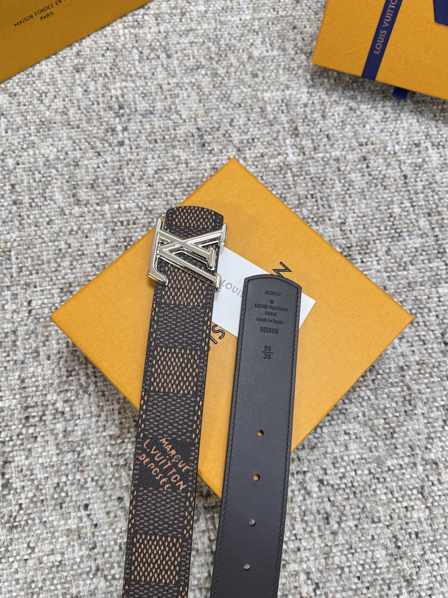 Lv belt-39