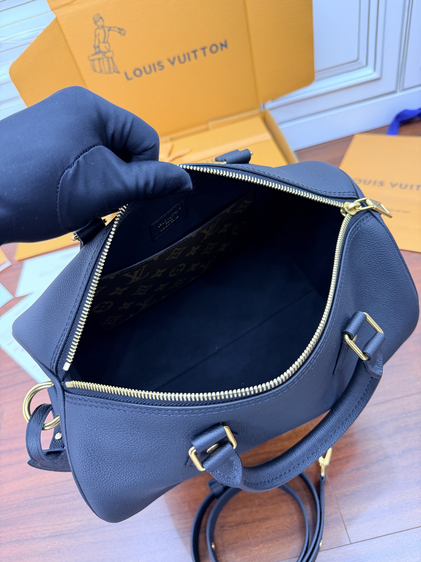 Louis Vuitton Hot New Product-36