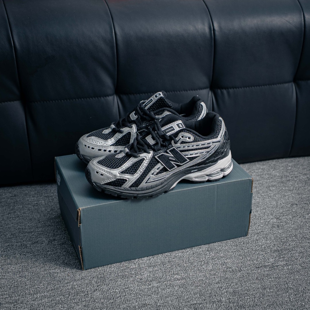 New Balance Sneakers-348