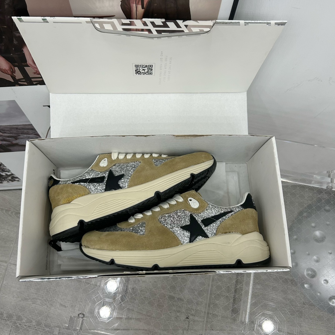 Golden Goose Sneakers-85