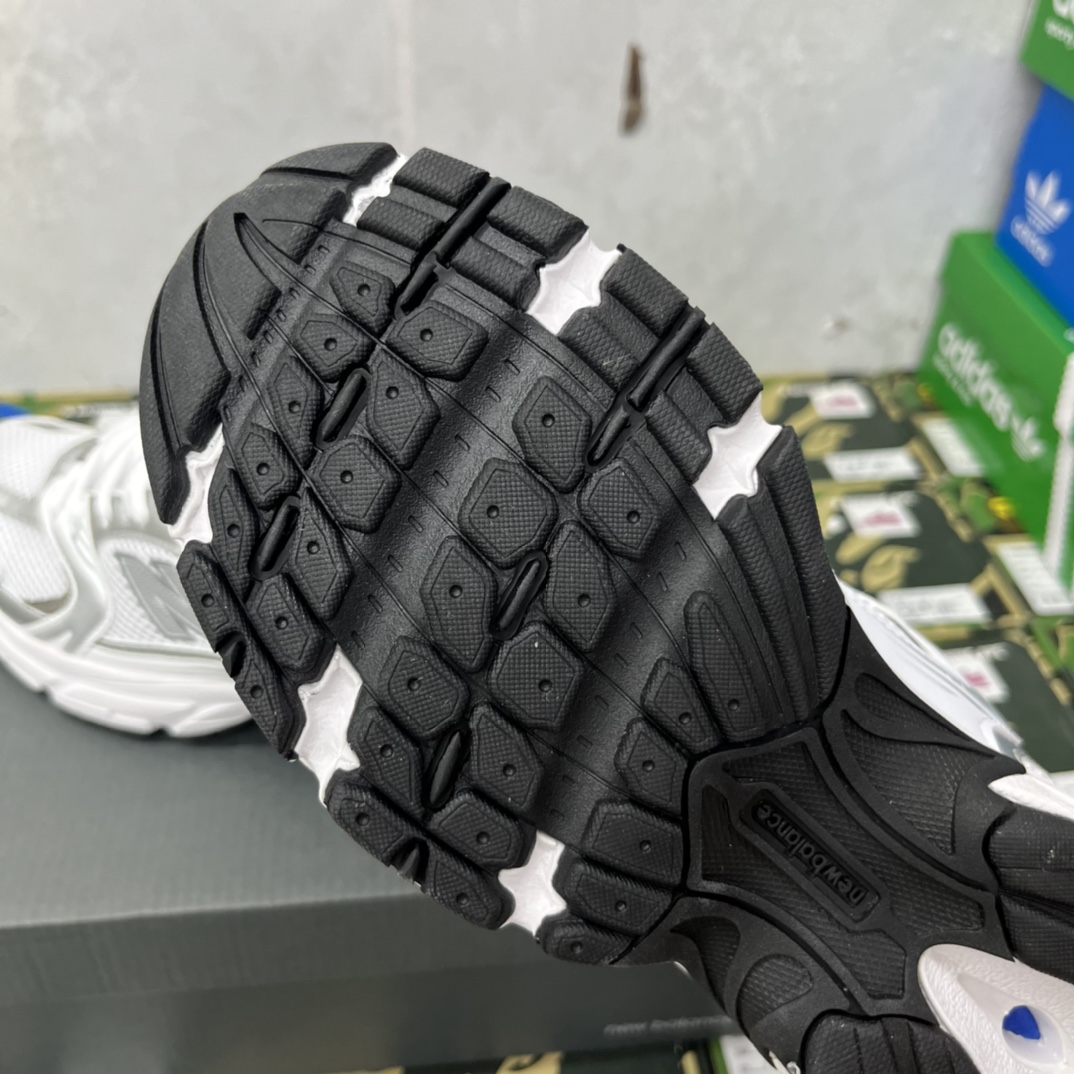 New Balance Sneakers-38