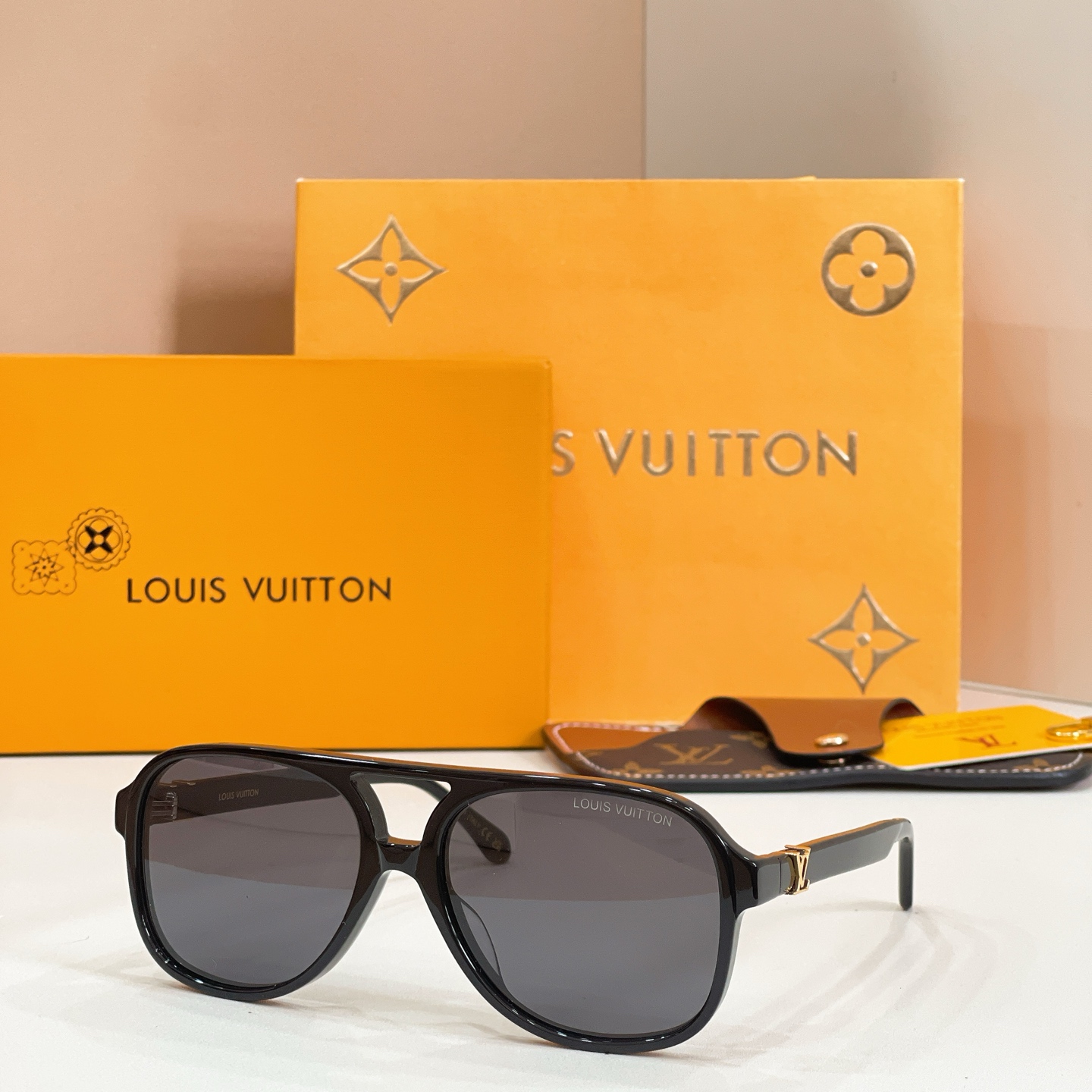 LV glasses-43