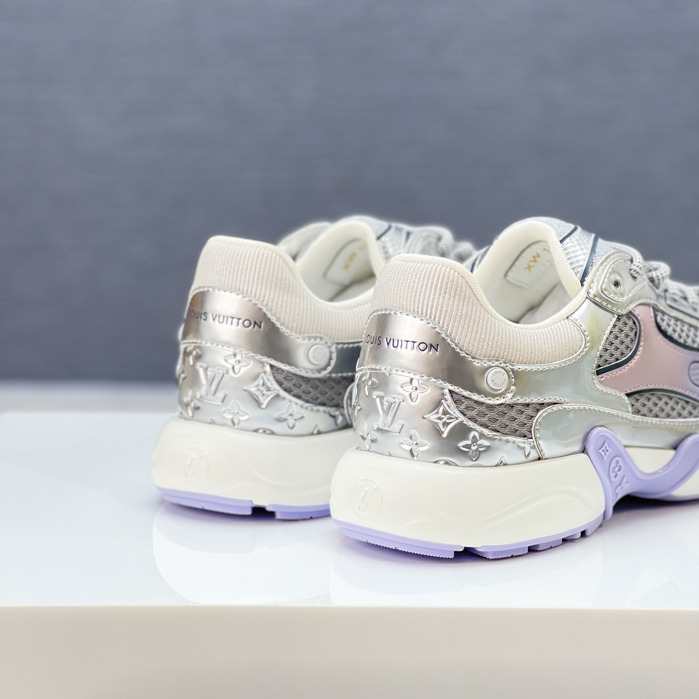 Lv Sneakers-198