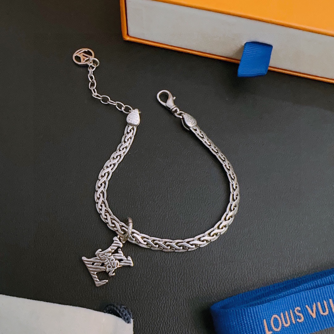 LV Bracelet-30
