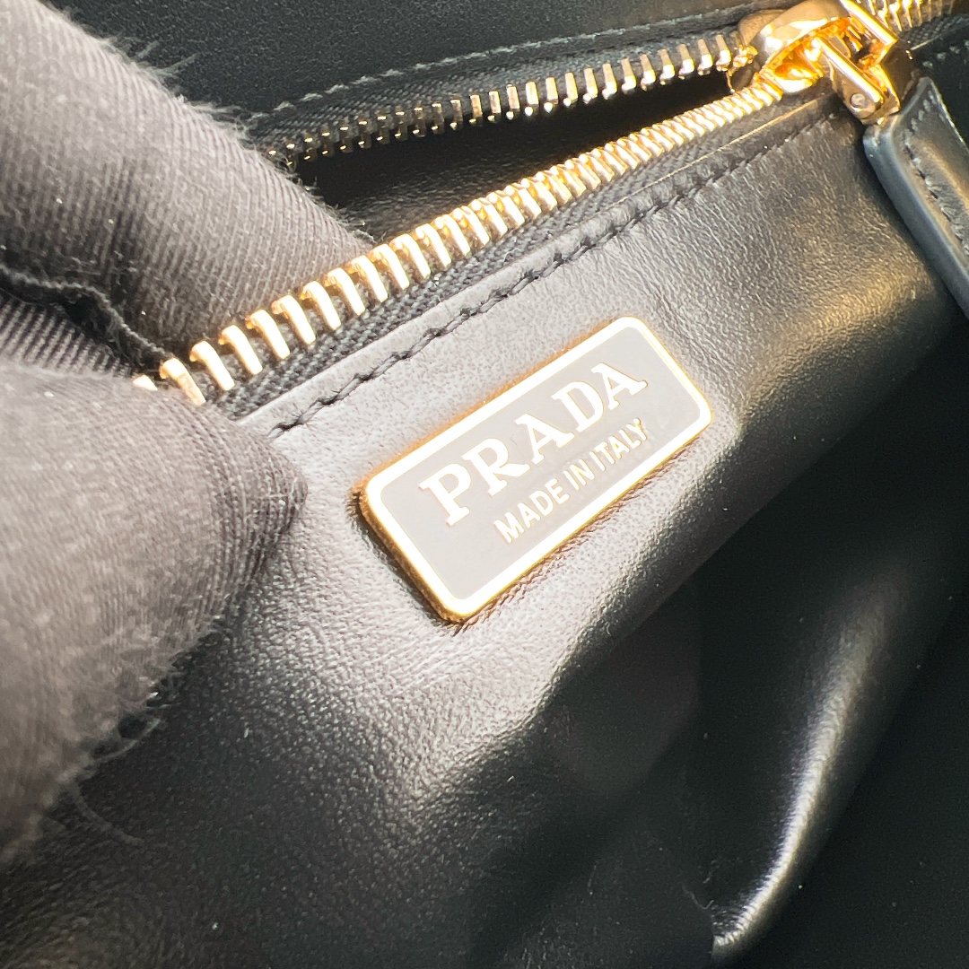 Prada Hot New Product-5