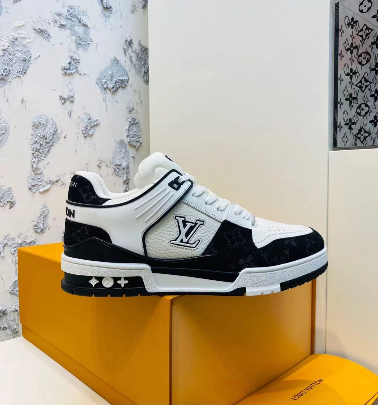 Lv Sneakers-40