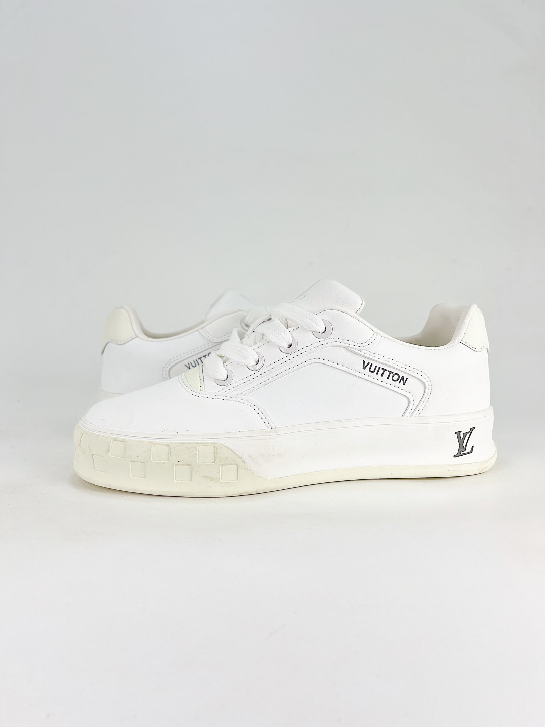 Lv Sneakers-163