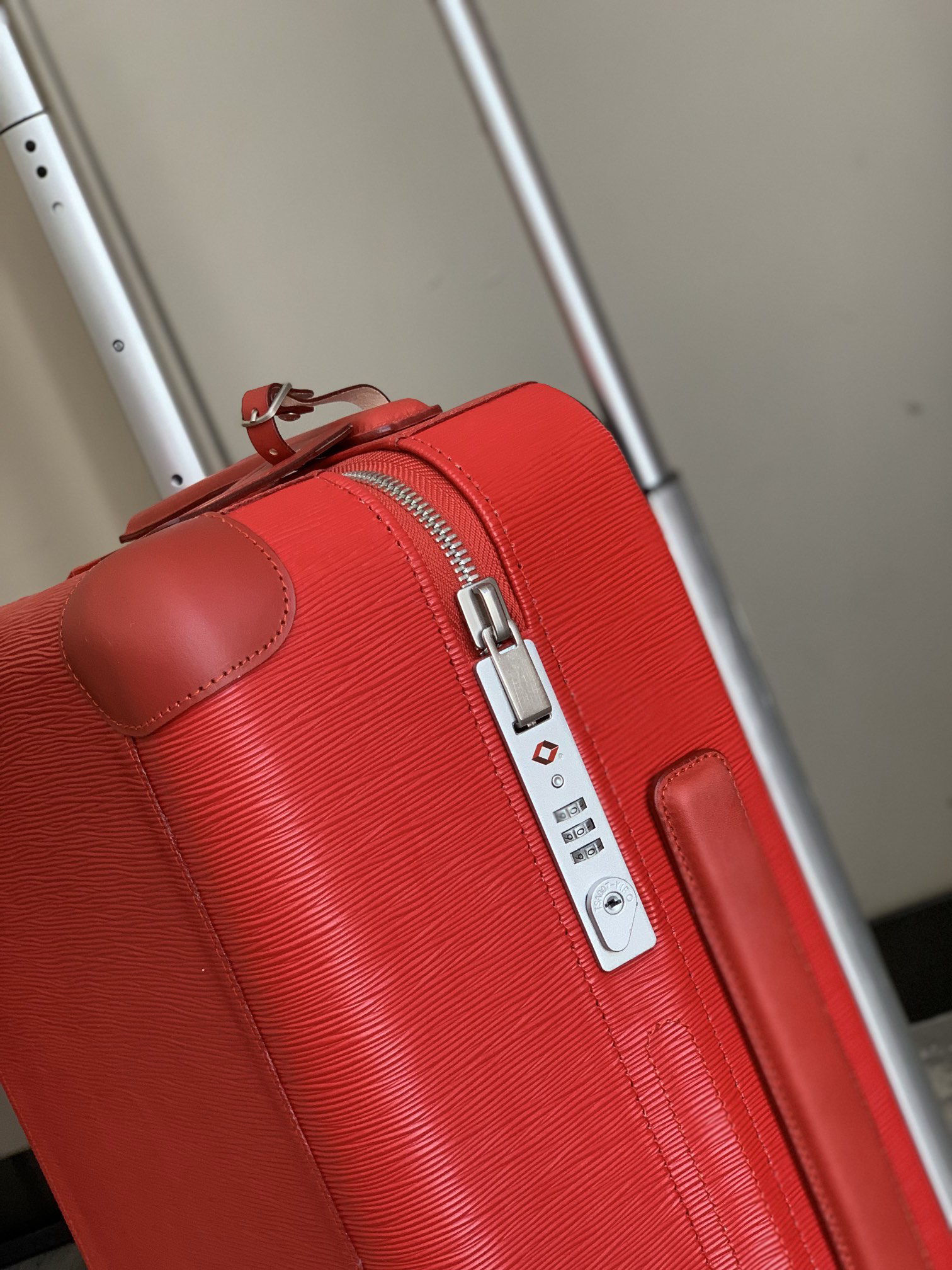 LV luggage-27
